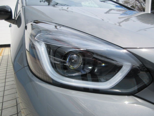 UZ0048417398_19_001.jpg