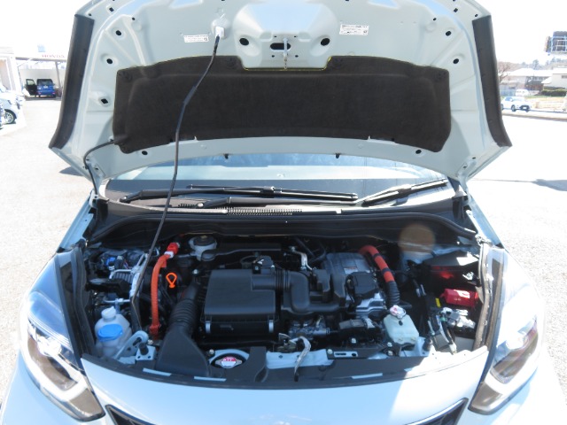UZ0048354062_33_001.jpg