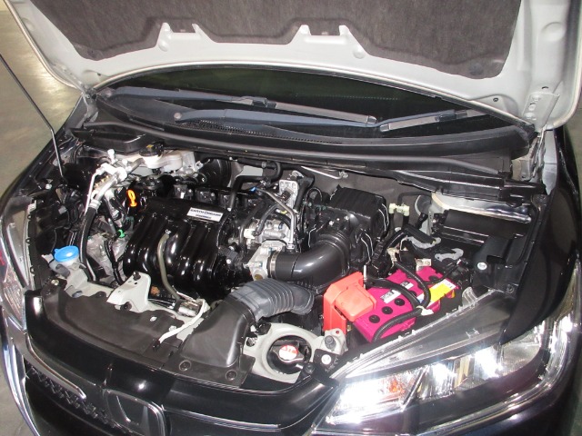 UZ0048246696_2_001.jpg
