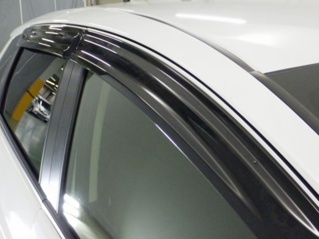 UZ0047566941_35_001.jpg
