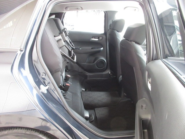 UZ0048413028_9_001.jpg