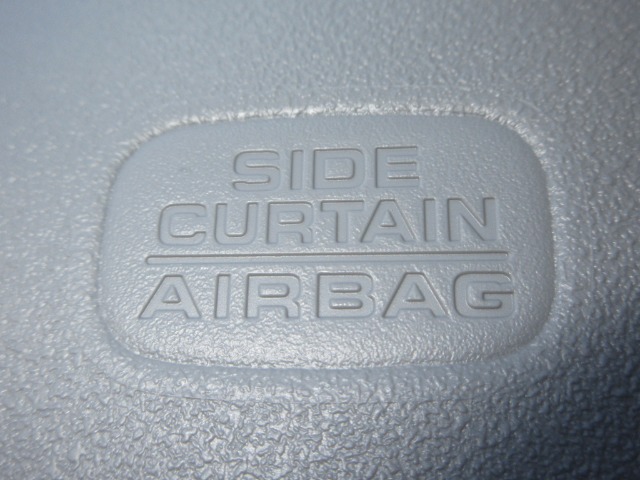 UZ0048334945_17_003.jpg