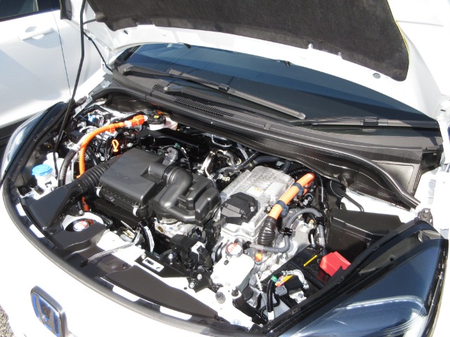 UZ0048334945_1_002.jpg