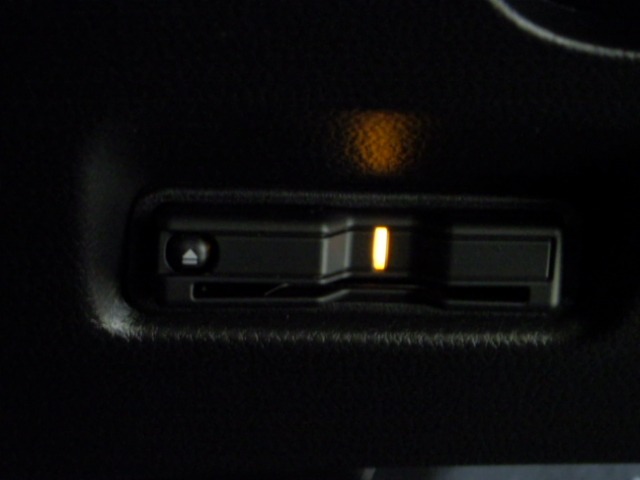 UZ0047778653_10_001.jpg