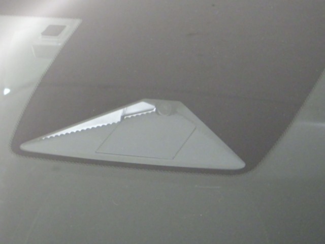 UZ0047778653_2_001.jpg