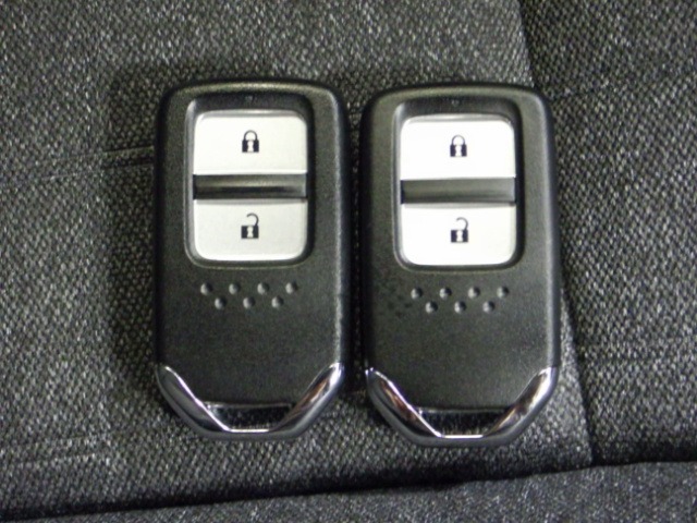 UZ0047778653_37_001.jpg