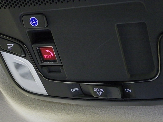UZ0047790734_33_001.jpg
