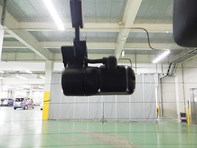 UZ0048109456_15_001.jpg