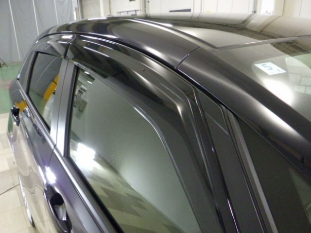 UZ0048109456_17_001.jpg
