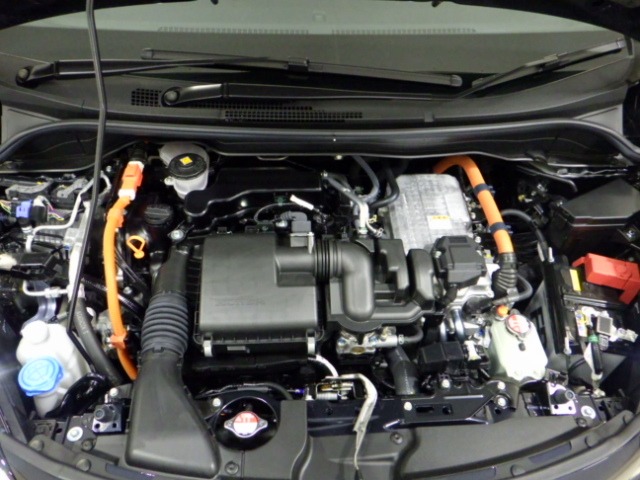 UZ0048109456_36_001.jpg