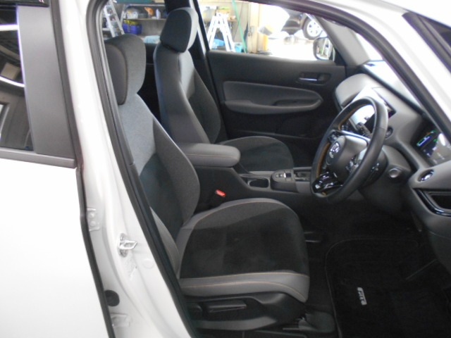 UZ0048132778_8_001.jpg