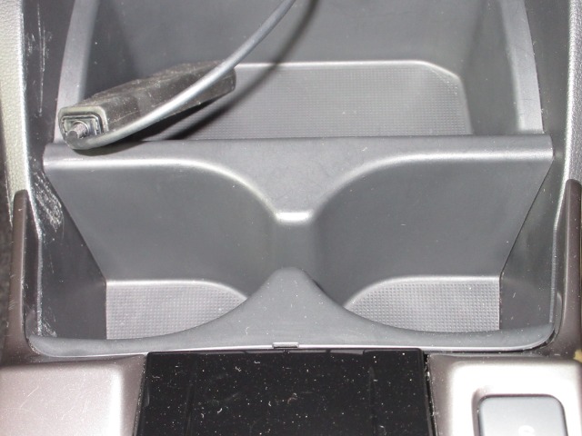 UZ0048374935_17_003.jpg