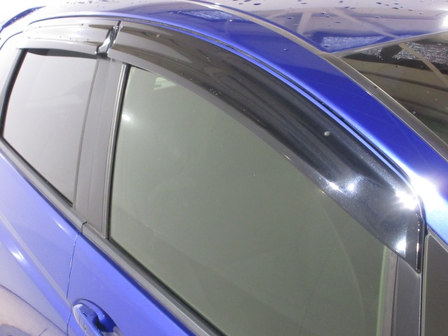 UZ0048242368_9_002.jpg
