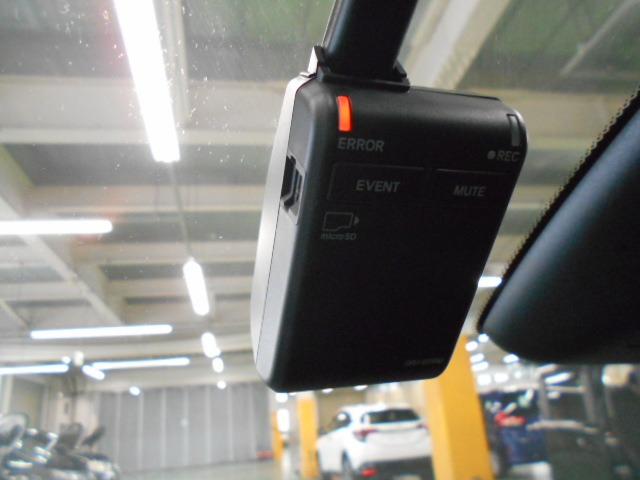 UZ0048490497_14_001.jpg