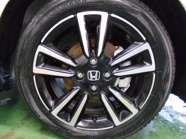 UZ0048490497_17_001.jpg