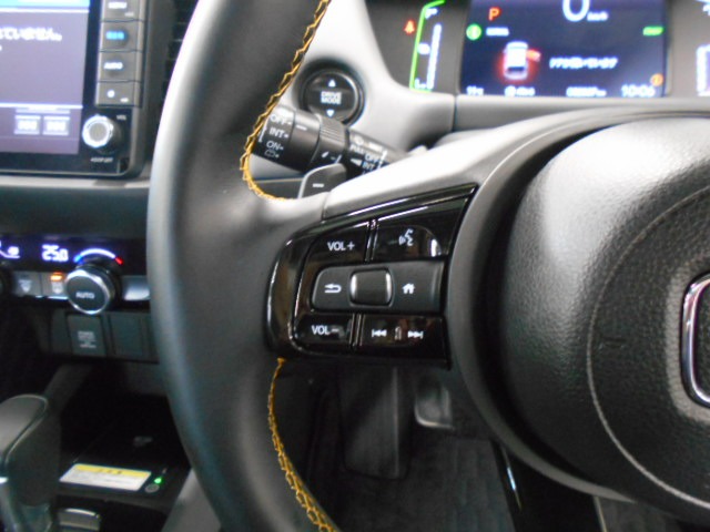 UZ0048490497_19_001.jpg