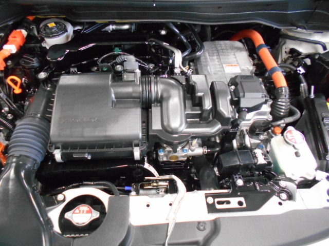 UZ0048490497_33_001.jpg