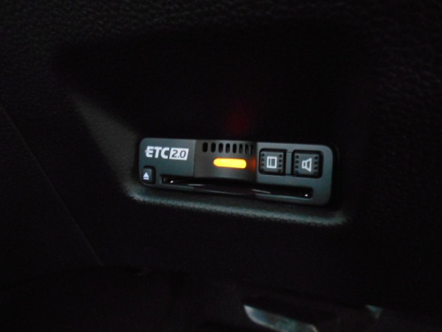 UZ0048374992_30_001.jpg