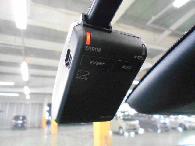 UZ0048374992_4_001.jpg