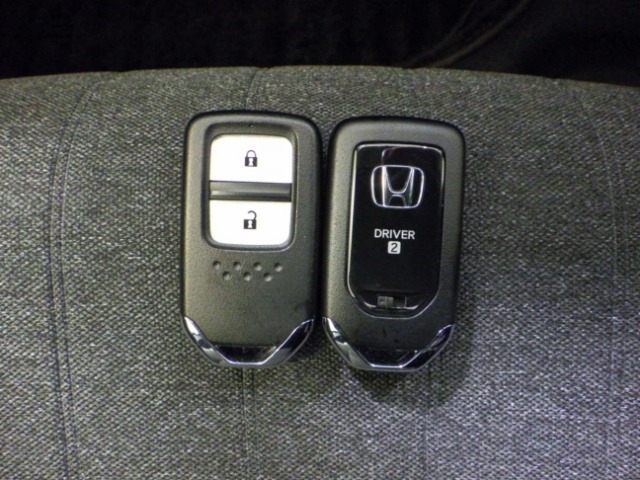 UZ0048490490_17_001.jpg