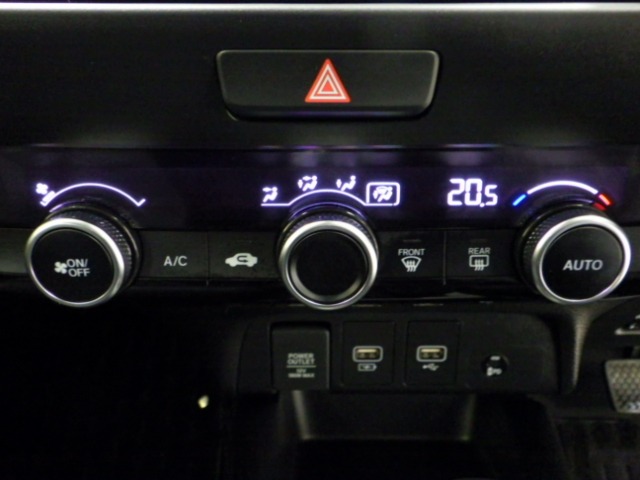 UZ0048490490_30_001.jpg