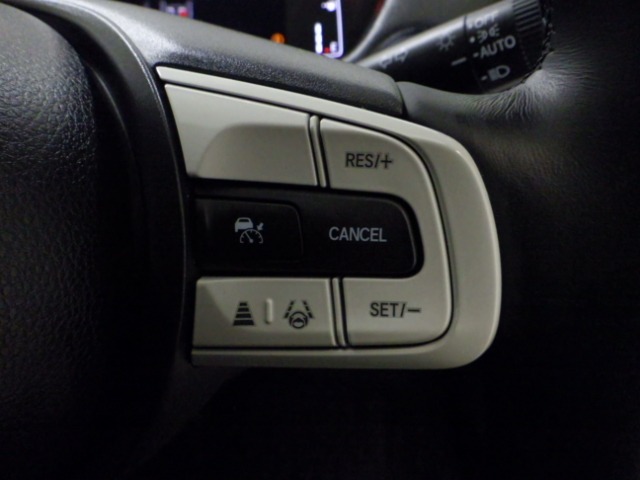 UZ0048490490_33_001.jpg