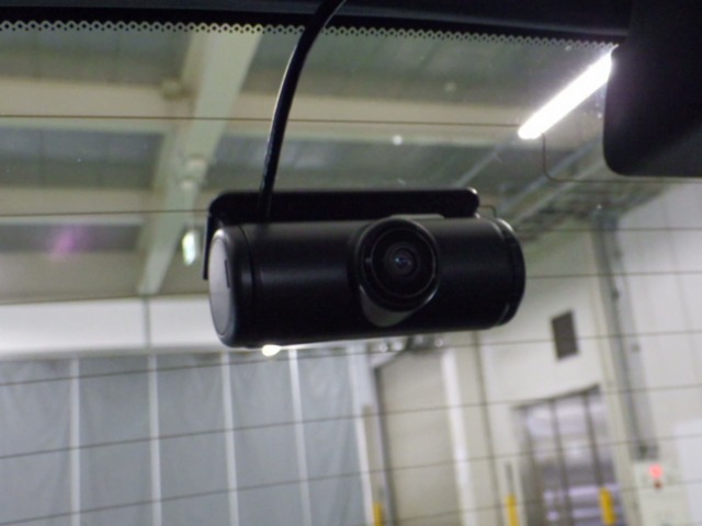 UZ0048490490_3_001.jpg