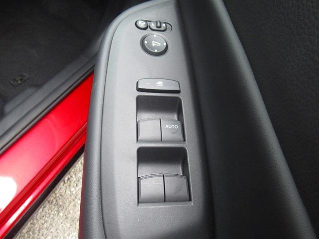 UJ0048240188_34_001.jpg