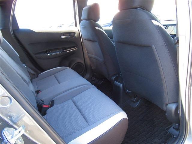 UJ0048104419_19_001.jpg