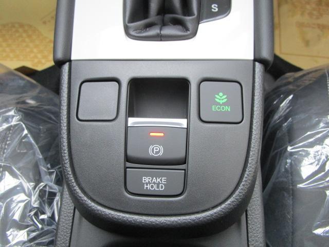 UZ0048105794_11_002.jpg