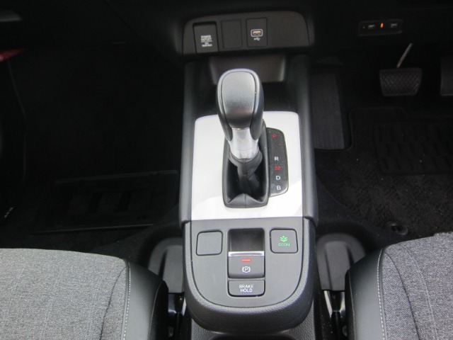 UZ0047879542_30_001.jpg