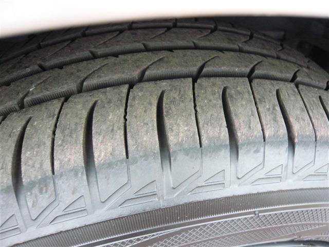 UJ0047803481_31_002.jpg