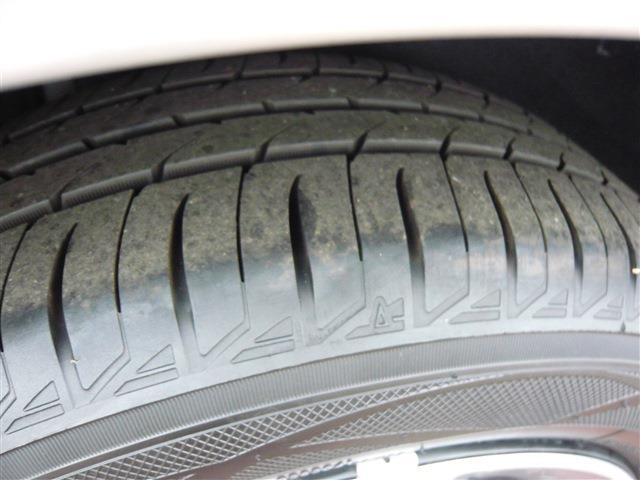 UJ0047803481_33_002.jpg