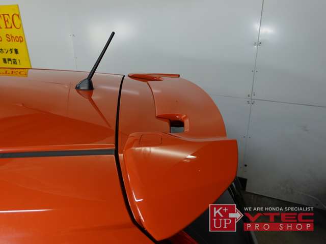 UJ0045955682_48_003.jpg