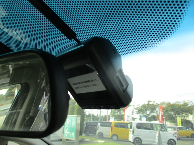 UZ0046970620_32_001.jpg