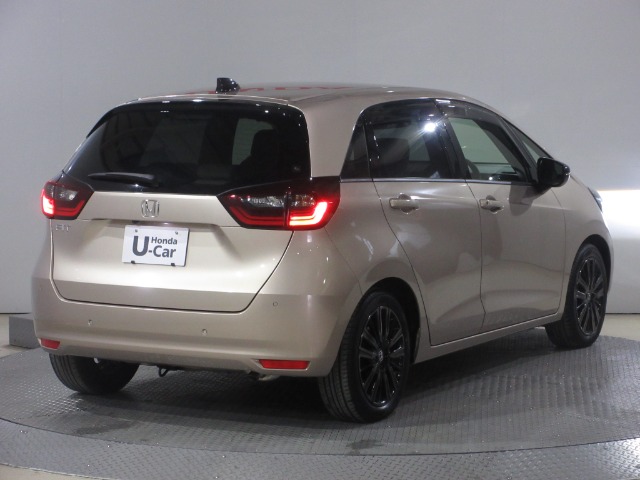 UZ0048378932_7_001.jpg