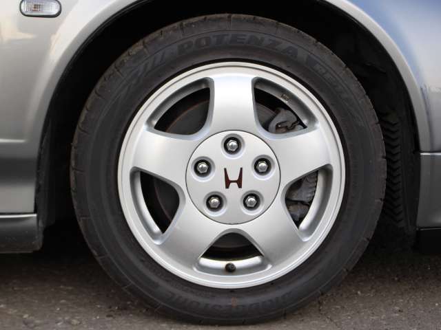 UJ0042280969_12_004.jpg