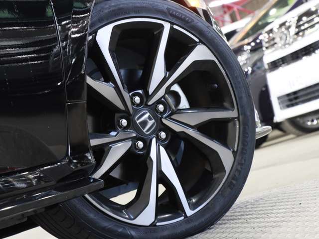 UJ0047771801_18_002.jpg