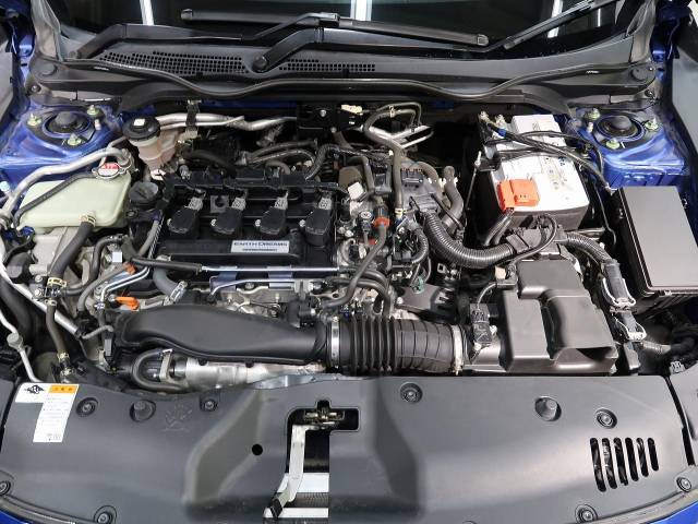UZ0048165316_18_001.jpg
