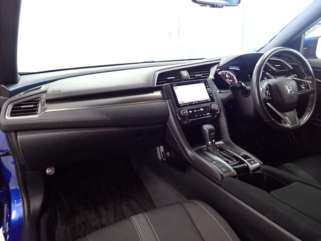 UJ0047936618_44_001.jpg