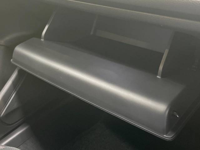 UZ0048265008_51_001.jpg