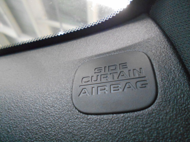 UZ0048458909_31_002.jpg