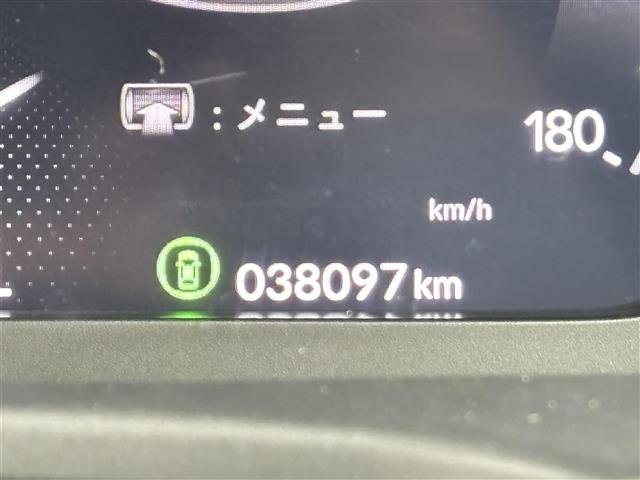 UZ0048213715_12_002.jpg