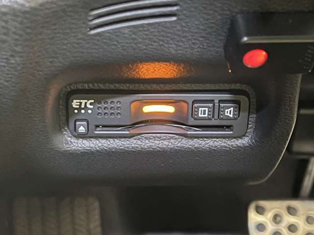 UJ0047561611_41_002.jpg