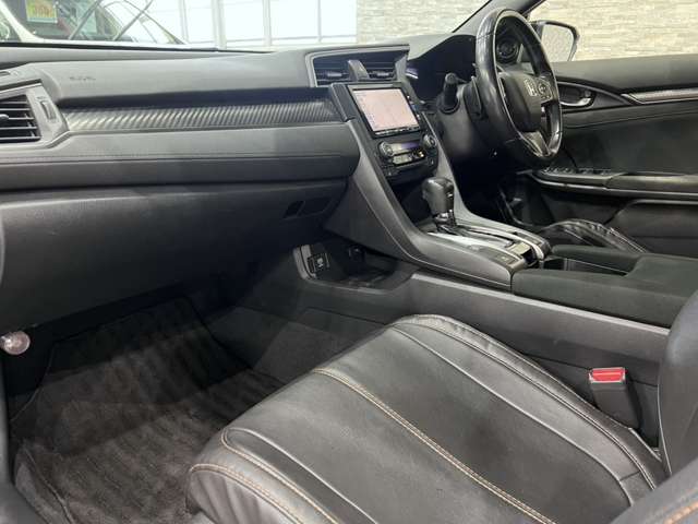 UJ0047561611_50_002.jpg