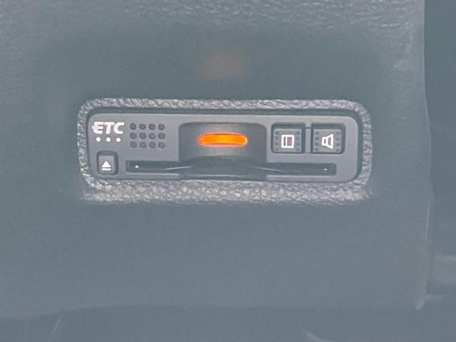 UZ0048414379_12_001.jpg
