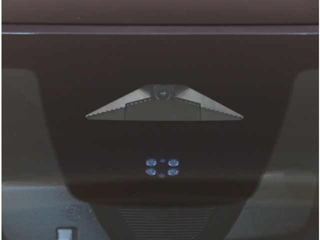UZ0047369294_38_002.jpg