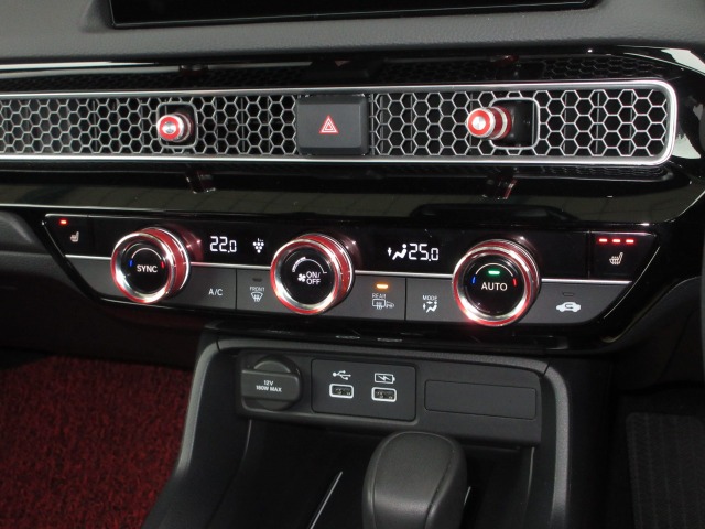 UZ0048472034_15_001.jpg