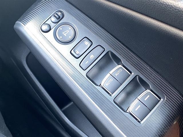 UJ0048406127_30_001.jpg