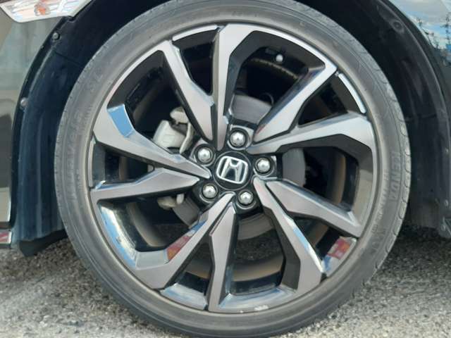 UJ0047680018_70_001.jpg